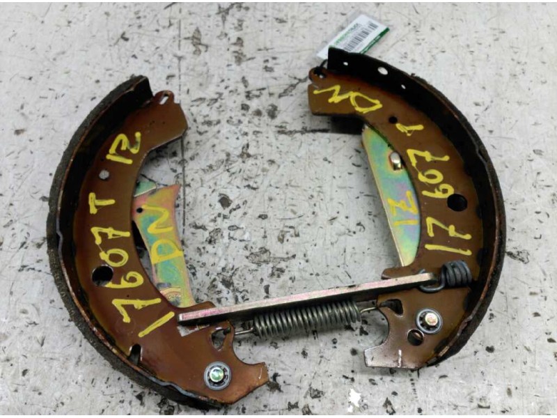 Recambio de zapatas de freno traseras para renault trafic (desde 5.89) t 1100 referencia OEM IAM  IZQUIERDAS 