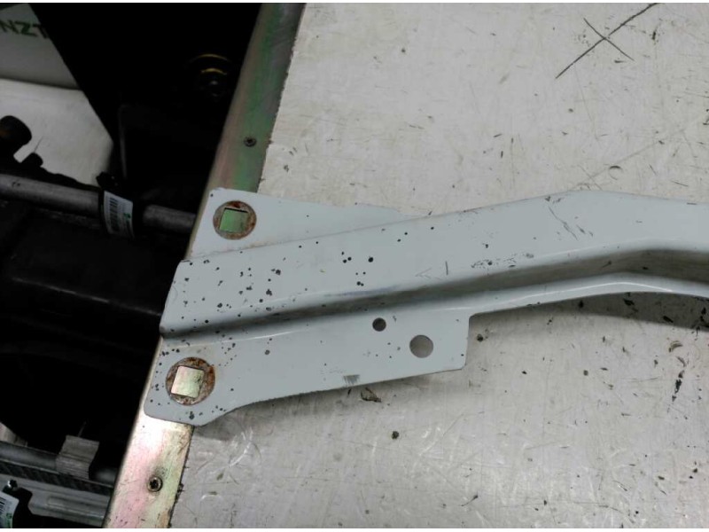 Recambio de traviesa frontal superior para renault trafic (desde 5.89) t 1100 referencia OEM IAM  BLANCO 