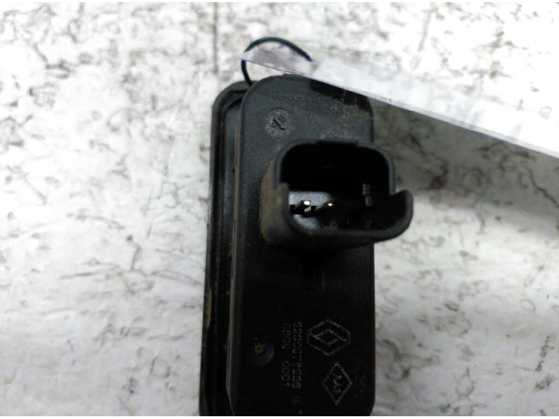 Recambio de boton apertura maleteroporton para renault megane ii familiar dynamique referencia OEM IAM   