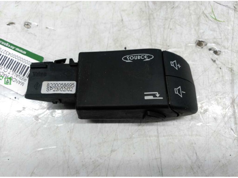 Recambio de mando radio para renault clio ii fase ii (b/cb0) authentique referencia OEM IAM 8200058695  