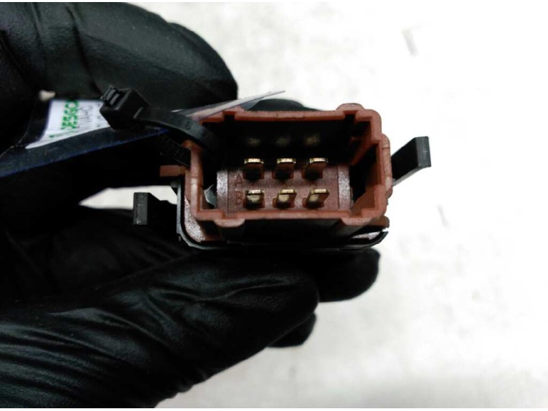 Recambio de boton antivaho para renault clio ii fase ii (b/cb0) authentique referencia OEM IAM 26488  