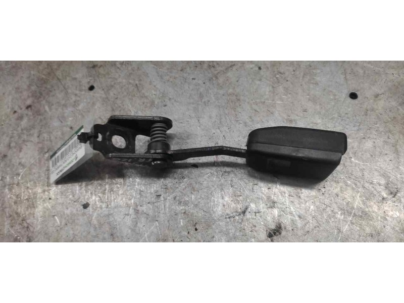 Recambio de enganche cinturon trasero izquierdo para peugeot 307 cc (s1) 2.0 referencia OEM IAM 4512064  