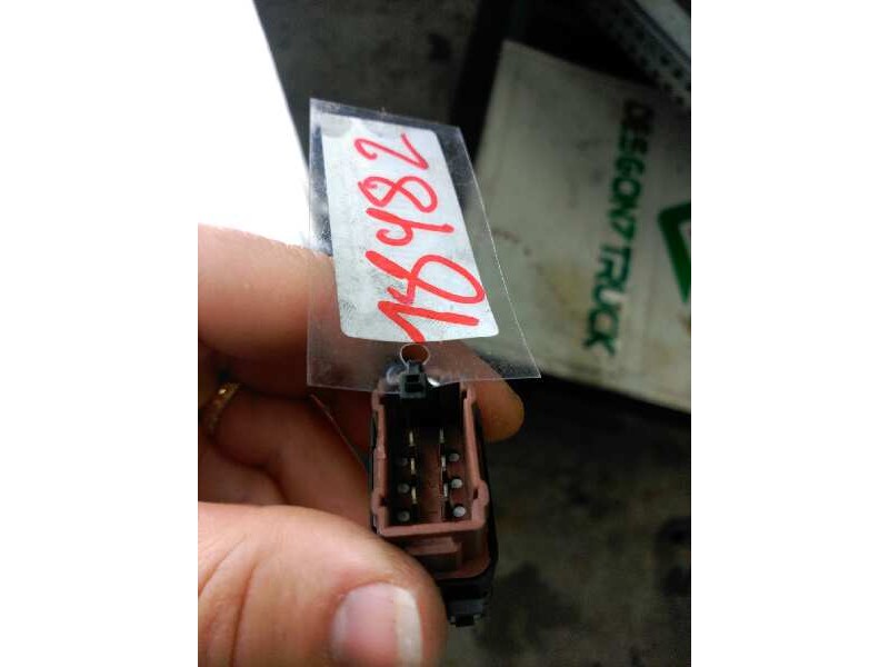 Recambio de boton antivaho para renault clio ii fase ii (b/cb0) authentique referencia OEM IAM 26488  