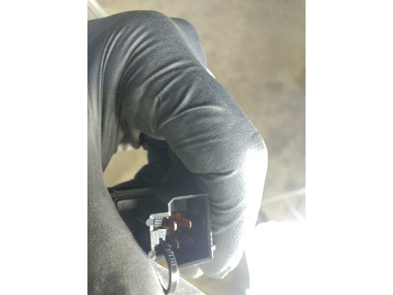 Recambio de boton antiniebla trasero para nissan primera berl./familiar (p10/w10) gx berlina (a,e) referencia OEM IAM   