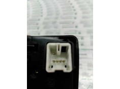 Recambio de mando radio para toyota avensis berlina (t 22) 2.0 d4-d luna (4-ptas.) referencia OEM IAM   