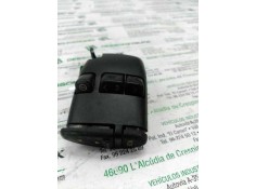 Recambio de mando radio para toyota avensis berlina (t 22) 2.0 d4-d luna (4-ptas.) referencia OEM IAM    2