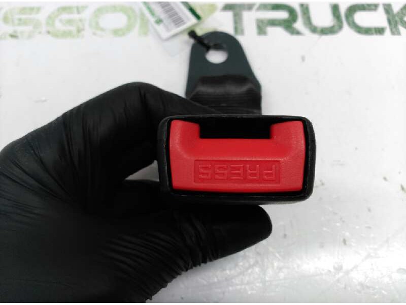 Recambio de enganche cinturon trasero derecho para citroën c3 1.4 hdi exclusive referencia OEM IAM 33015510  