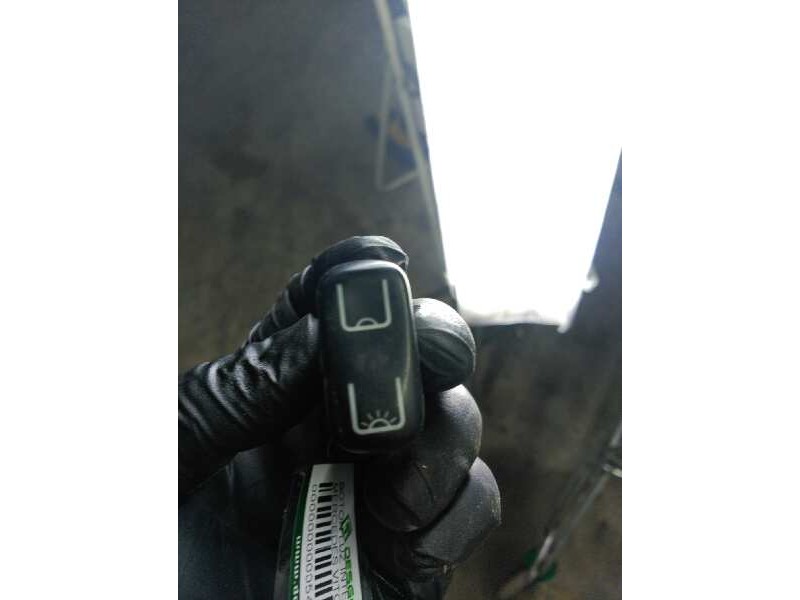 Recambio de boton luz interior para mercedes-benz vito (w638) combi 110 cdi (638.194) referencia OEM IAM 0025401407 TECHO 