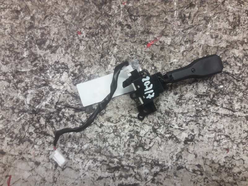 Recambio de mando velocidad de crucero para toyota auris active referencia OEM IAM 18A174  