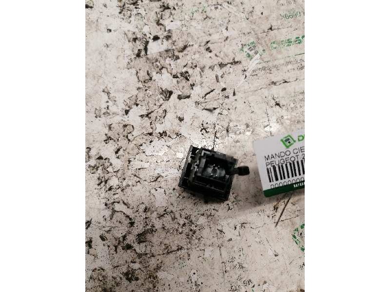 Recambio de mando cierre centralizado para peugeot 207 rc referencia OEM IAM 96570636XT  