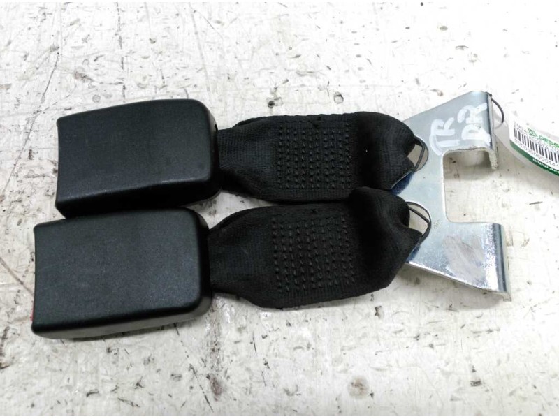 Recambio de enganche cinturon trasero derecho para ford fiesta (cbk) ghia referencia OEM IAM   