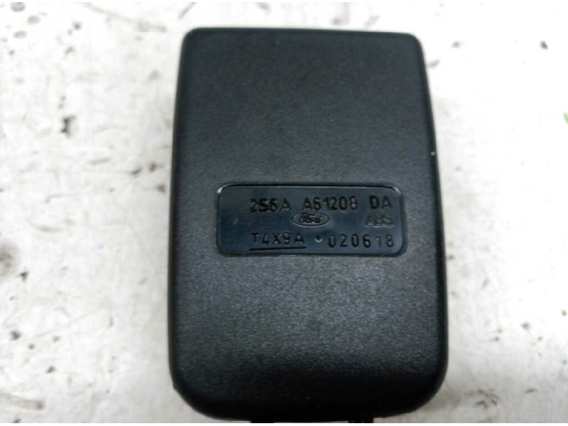 Recambio de enganche de cinturon izquierdo para ford fiesta (cbk) ghia referencia OEM IAM   
