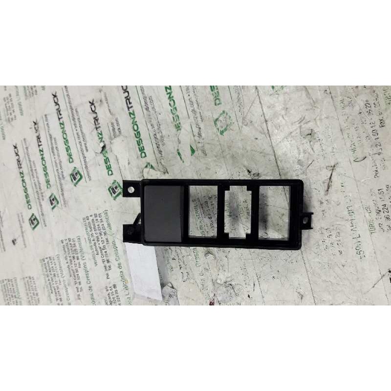 Recambio de guarnecidos varios para hyundai elantra (xd) 2.0 crdi comfort (5-ptas.) referencia OEM IAM  BOTONERA 