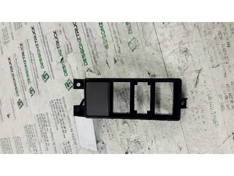 Recambio de guarnecidos varios para hyundai elantra (xd) 2.0 crdi comfort (5-ptas.) referencia OEM IAM  BOTONERA 