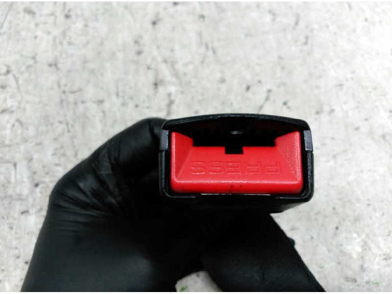 Recambio de enganche de cinturon trasero central para opel frontera a básico referencia OEM IAM   