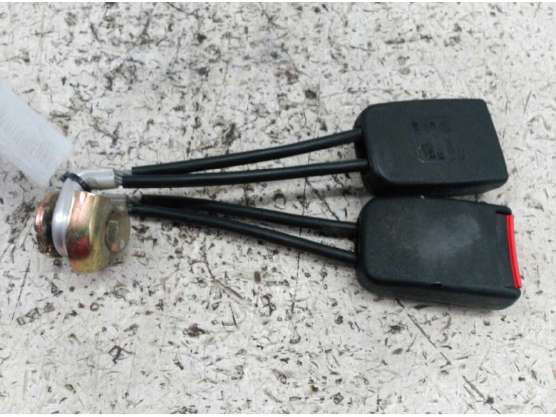 Recambio de enganche cinturon trasero derecho para seat ibiza (6k1) free sky referencia OEM IAM 867857738  