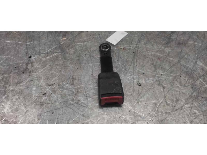Recambio de enganche de cinturon izquierdo para citroën xsara picasso 1.8 16v referencia OEM IAM   