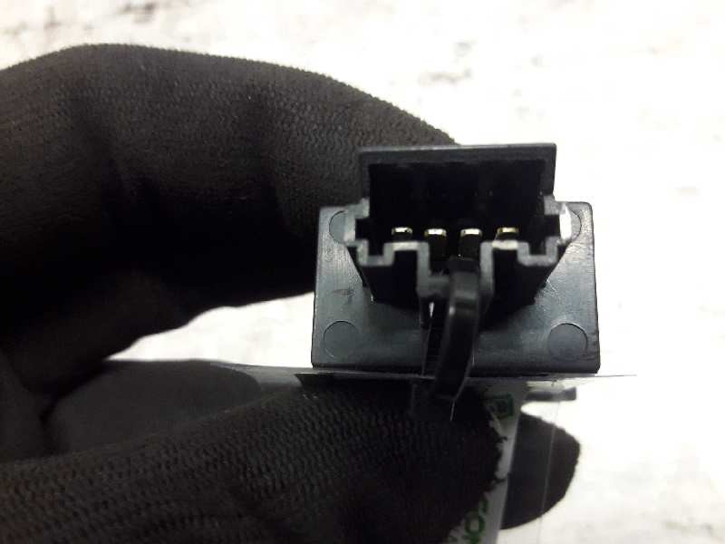 Recambio de boton agua limpia para hyundai accent (x3) 1.5 gls referencia OEM IAM 9361022000  