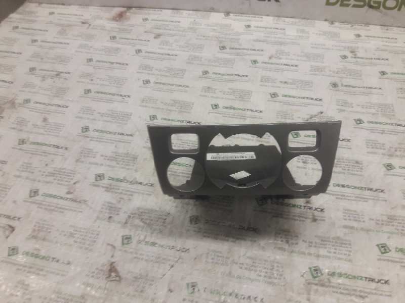 Recambio de guarnecidos consola de mandos para peugeot 308 confort referencia OEM IAM 9660529177  