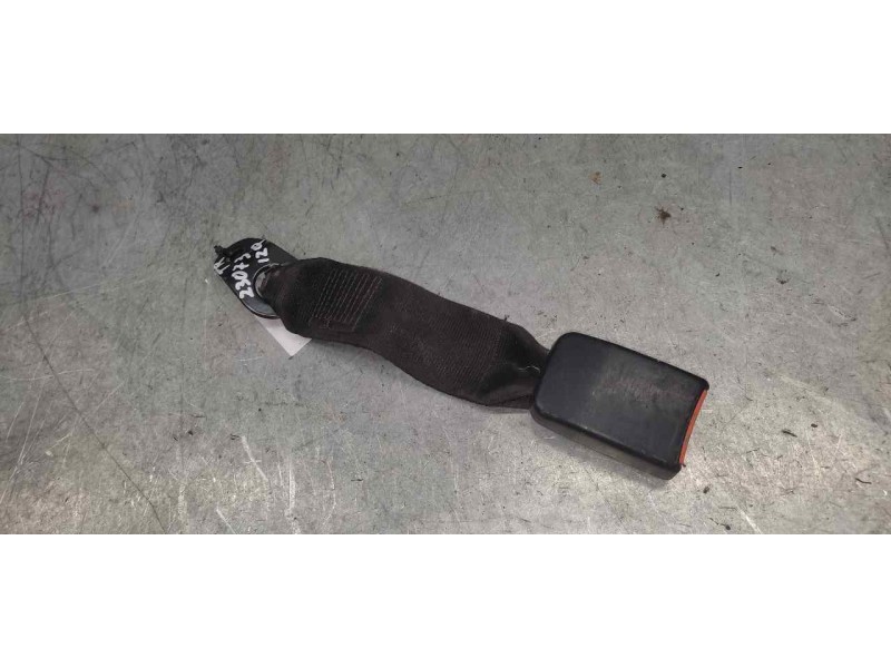 Recambio de enganche cinturon trasero izquierdo para nissan terrano/terrano.ii (r20) elegance referencia OEM IAM   