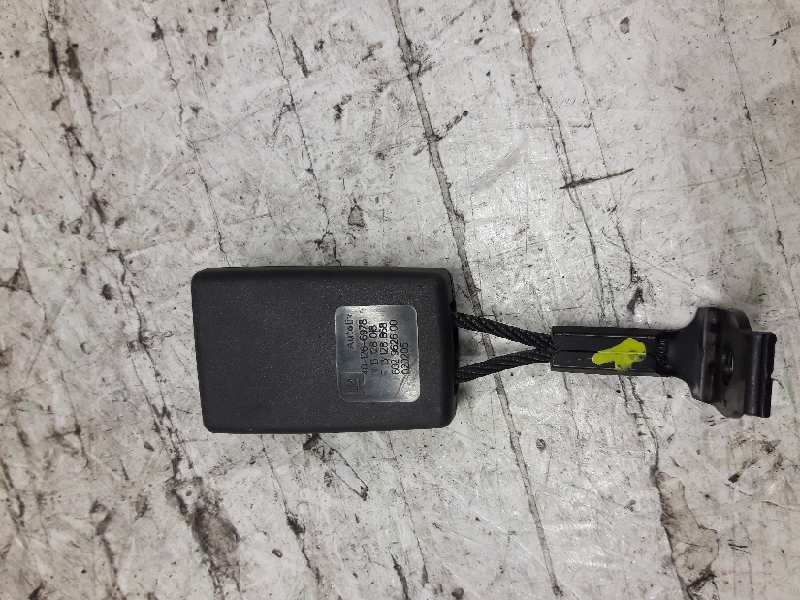 Recambio de enganche cinturon trasero izquierdo para opel astra gtc cosmo referencia OEM IAM   