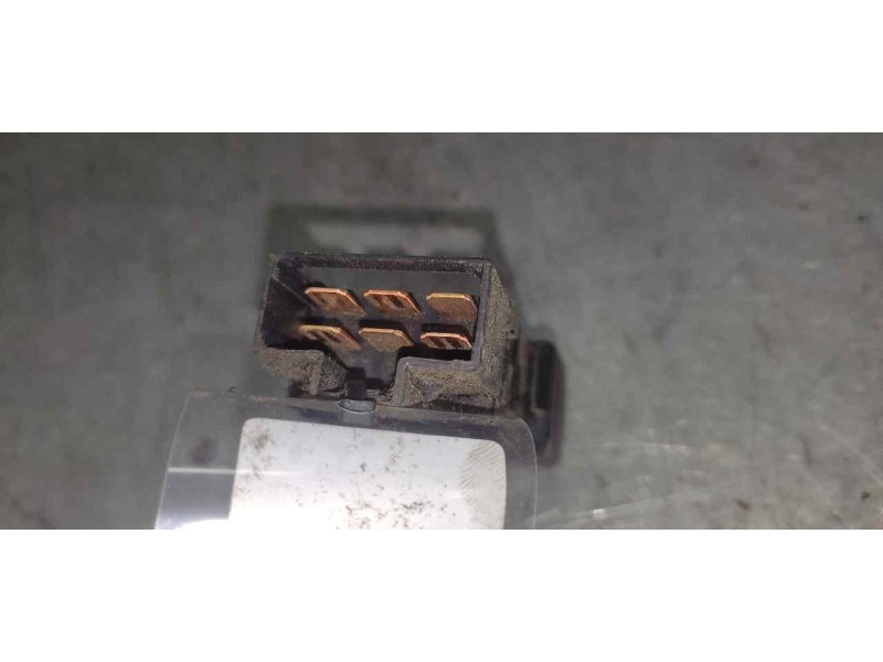 Recambio de boton antivaho para nissan pick-up (d22) cabina simple profesional 4x4 referencia OEM IAM   6 PINS