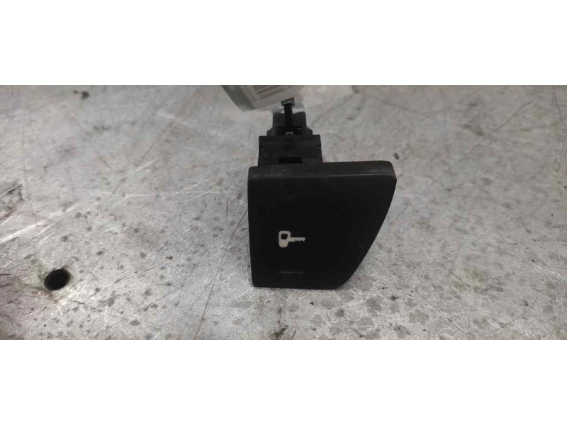 Recambio de mando cierre centralizado para peugeot 307 berlina (s2) x-line referencia OEM IAM 9636668477 4 PINS 