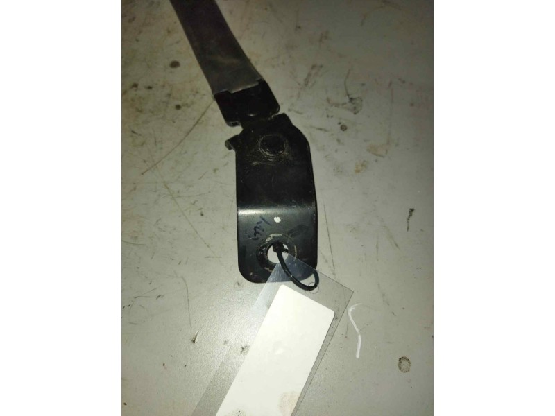 Recambio de enganche de cinturon derecho para renault serie d referencia OEM IAM 86842LC40A  