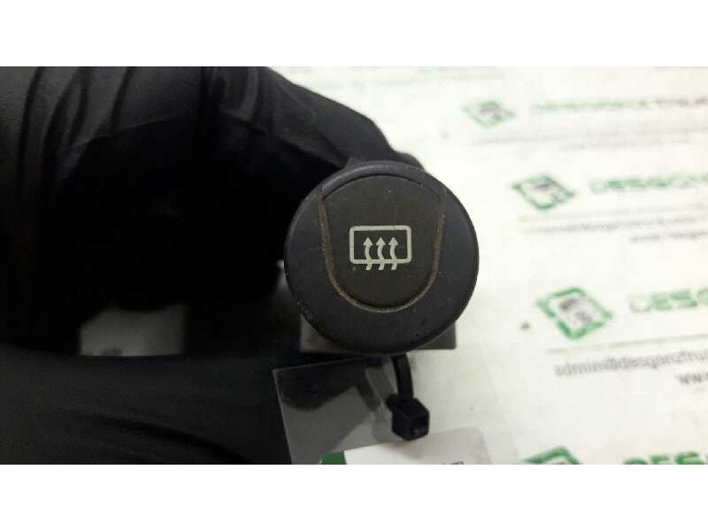 Recambio de boton antivaho para volkswagen passat berlina (3b2) comfortline referencia OEM IAM   