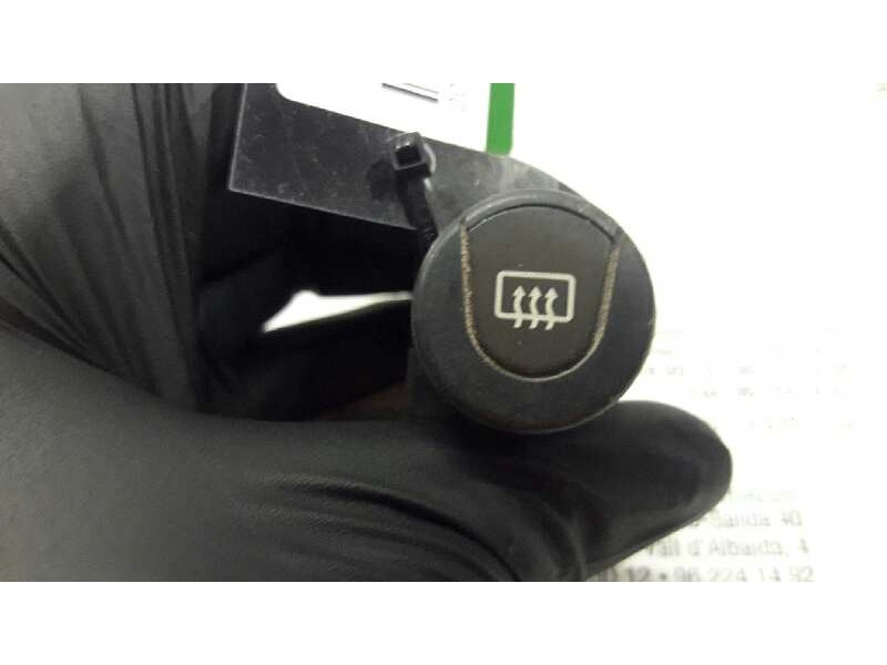 Recambio de boton antivaho para volkswagen passat berlina (3b2) comfortline referencia OEM IAM   