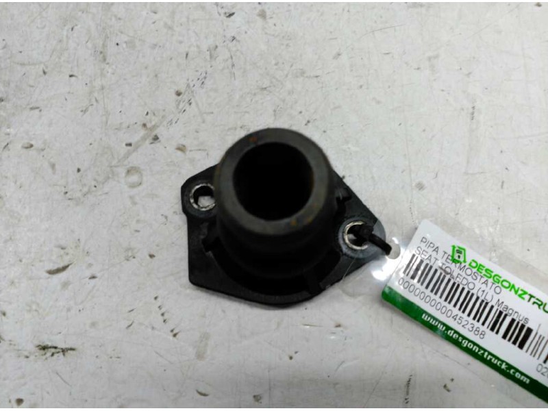 Recambio de pipa termostato para seat toledo (1l) magnus referencia OEM IAM 026121145L  