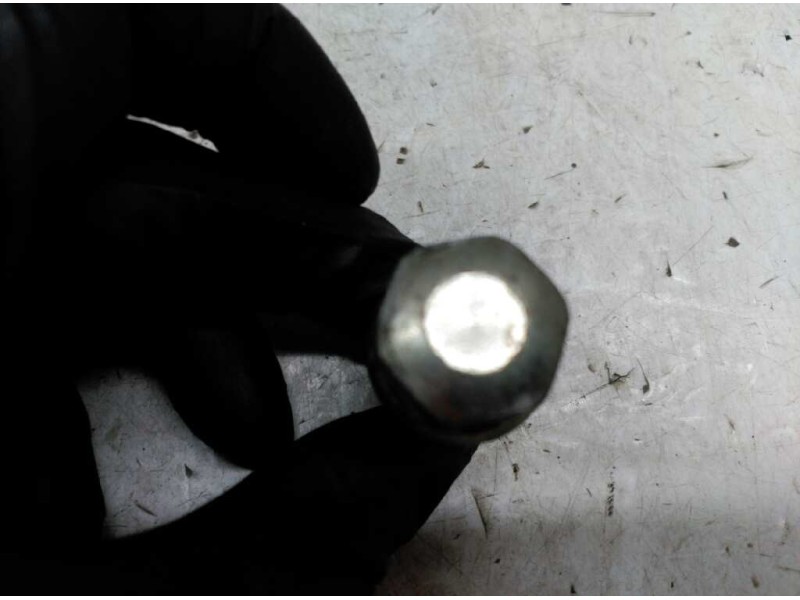 Recambio de tornillo de rueda para renault laguna ii grandtour (kg0) referencia OEM IAM   