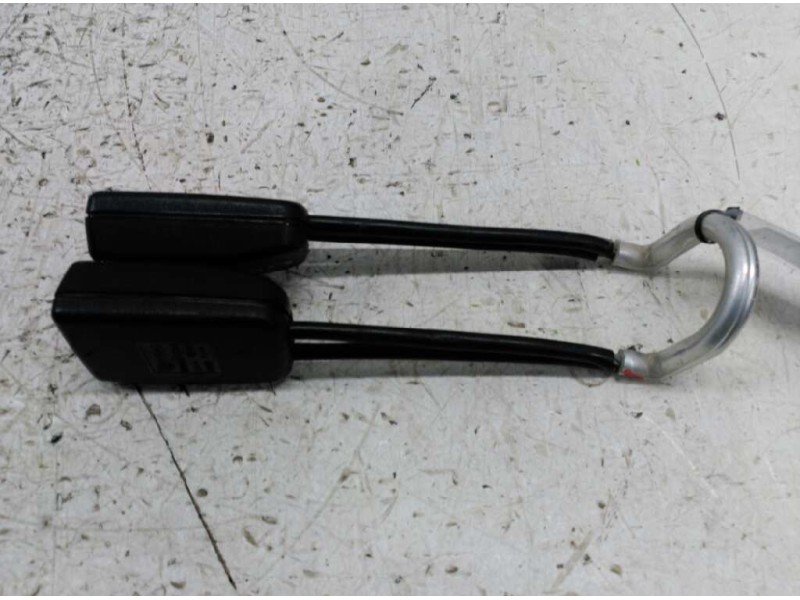Recambio de enganche de cinturon trasero central para volkswagen golf iii berlina (1h1) 2.0 referencia OEM IAM 1H0857739A  