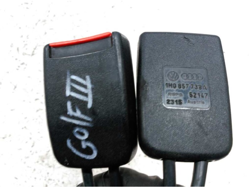 Recambio de enganche de cinturon trasero central para volkswagen golf iii berlina (1h1) 2.0 referencia OEM IAM 1H0857739A  
