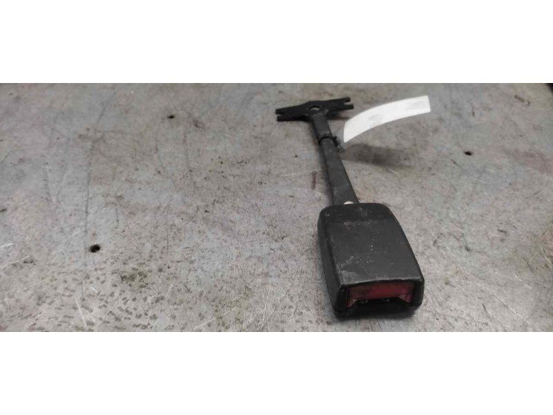 Recambio de enganche de cinturon izquierdo para ford fiesta (cbk) ambiente referencia OEM IAM 2S6AA61208DA  