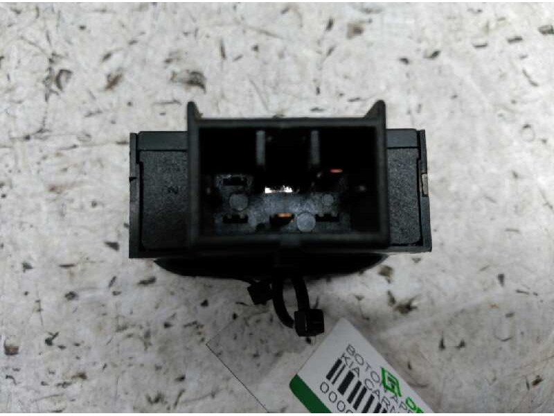 Recambio de boton apertura tapa combustible para kia carnival ii 2.9 cdri ex referencia OEM IAM   