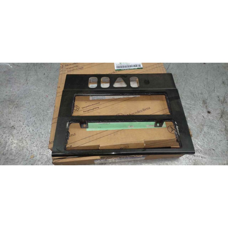 Recambio de guarnecido radio para mercedes-benz clase e (w210) berlina 2.0 16v cat referencia OEM IAM A2106807039  