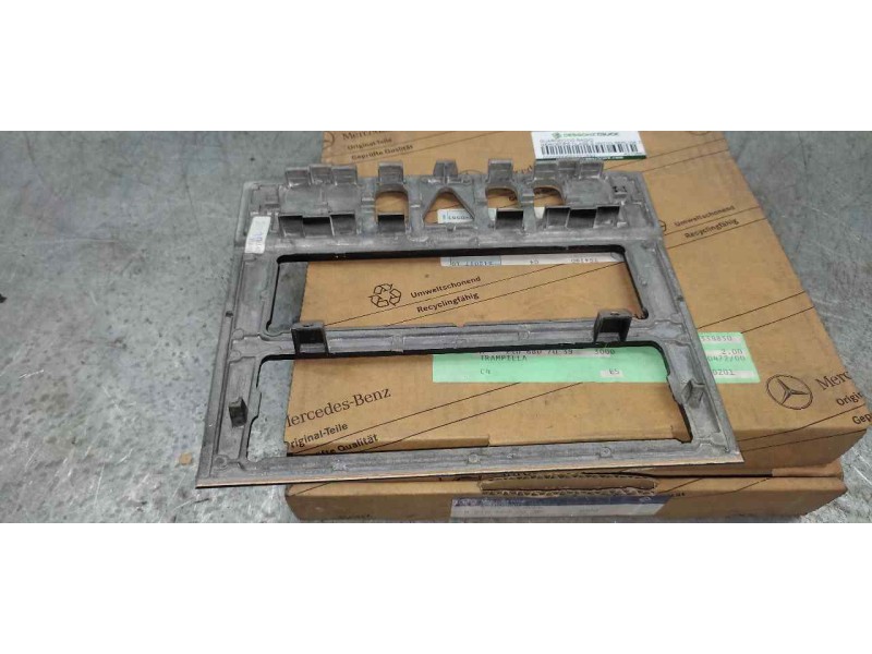 Recambio de guarnecido radio para mercedes-benz clase e (w210) berlina 2.0 16v cat referencia OEM IAM A2106807039  
