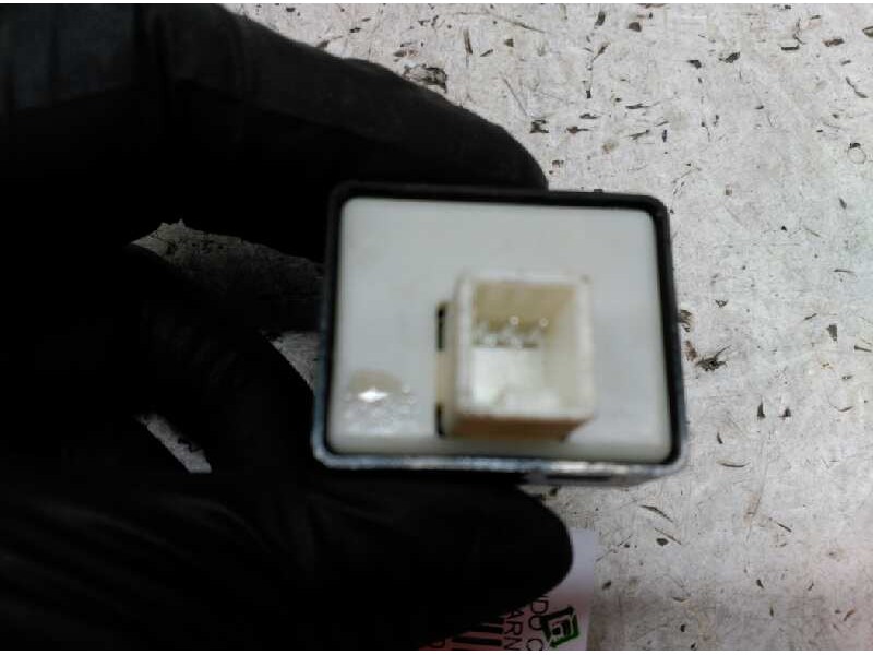 Recambio de mando cierre centralizado para kia carnival ii 2.9 cdri ex referencia OEM IAM 621W04960  