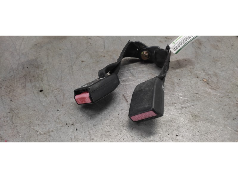 Recambio de enganche cinturon trasero derecho para dacia logan ambiance referencia OEM IAM 3508843  