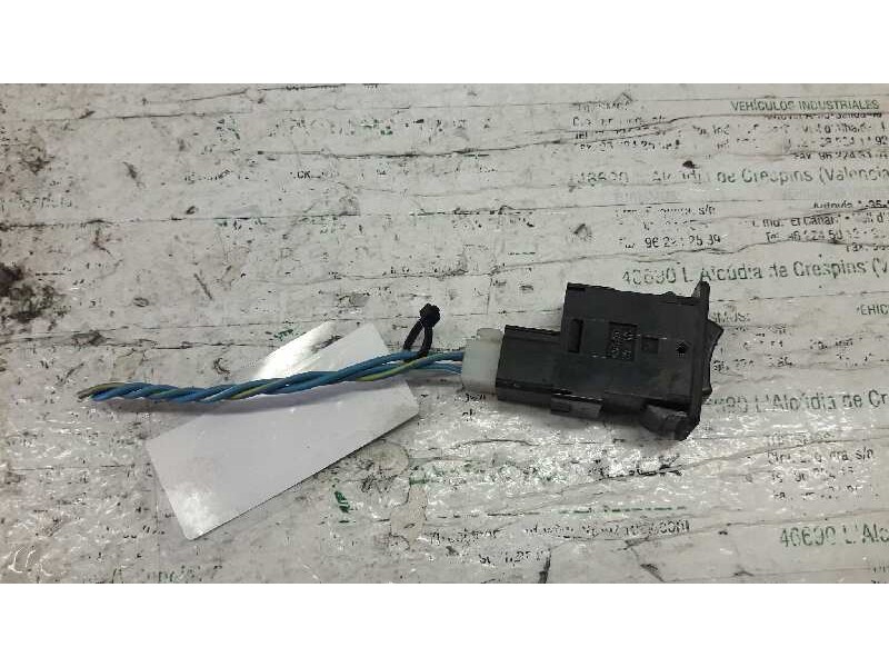 Recambio de boton agua limpia para nissan patrol (k/w260) corto ta referencia OEM IAM   