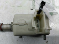 Recambio de motor centralizado para volkswagen golf iv berlina (1j1) básico referencia OEM IAM 1J6810773A TAPA COMBUSTIBLE  2