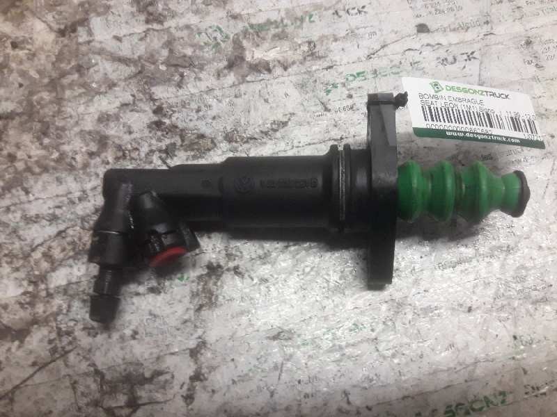 Recambio de bombin embrague para seat leon (1m1) signo referencia OEM IAM 1J0721261D  