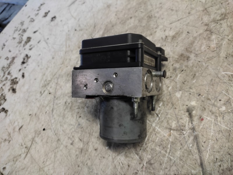 Recambio de abs para audi a4 berlina (8e) 1.9 tdi referencia OEM IAM 8E0910517B018 8E0614517AT04 0265234330