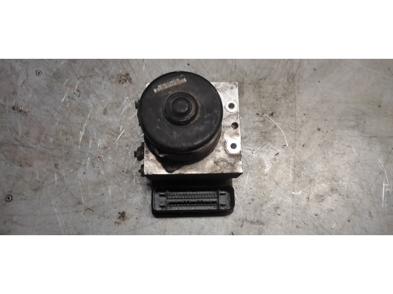 Recambio de abs para ford focus berlina (cak) ambiente referencia OEM IAM 2M512M110EB  