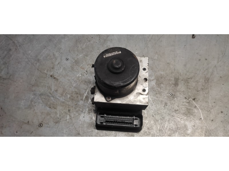 Recambio de abs para ford focus berlina (cak) ambiente referencia OEM IAM 2M512M110EB  