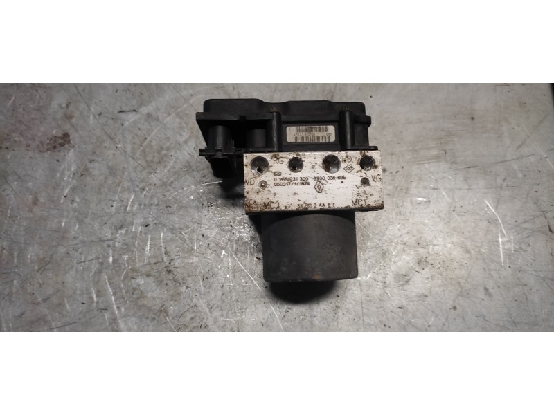 Recambio de abs para renault megane ii classic berlina dynamique referencia OEM IAM 8200038695  