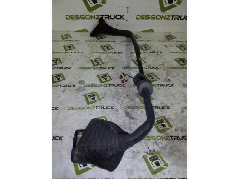 Recambio de brazo retrovisor izquierdo para iveco eurotech (mp) fsa  (440 e 39) larga distancia referencia OEM IAM   