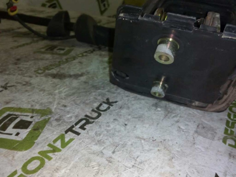 Recambio de brazo retrovisor izquierdo para iveco eurotech (mp) fsa  (440 e 39) larga distancia referencia OEM IAM   