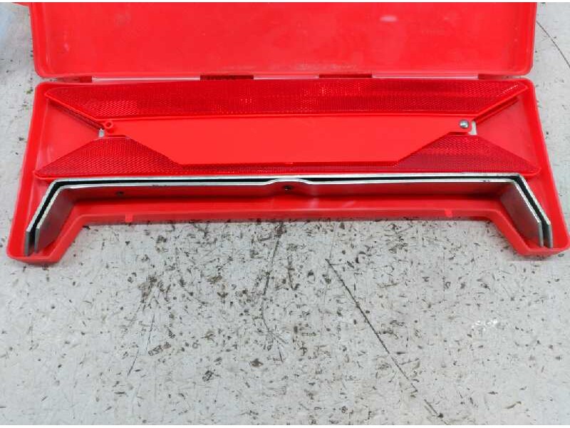 Recambio de triangulo emergencias para citroën xantia berlina 1.9 td sx referencia OEM IAM   